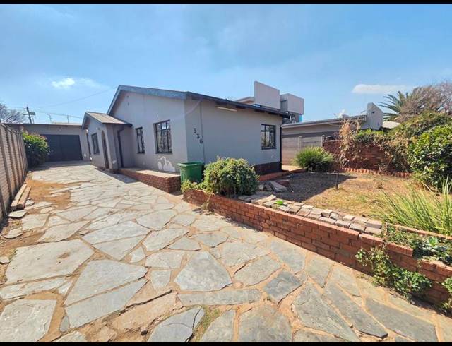 2 BEDROOM HOUSE FOR SALE IN LAUDIUM